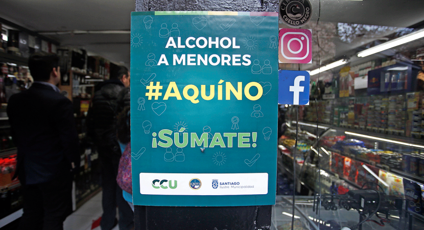 Municipalidad de Santiago lanza campaña para desincentivar consumo de alcohol en menores en la comuna