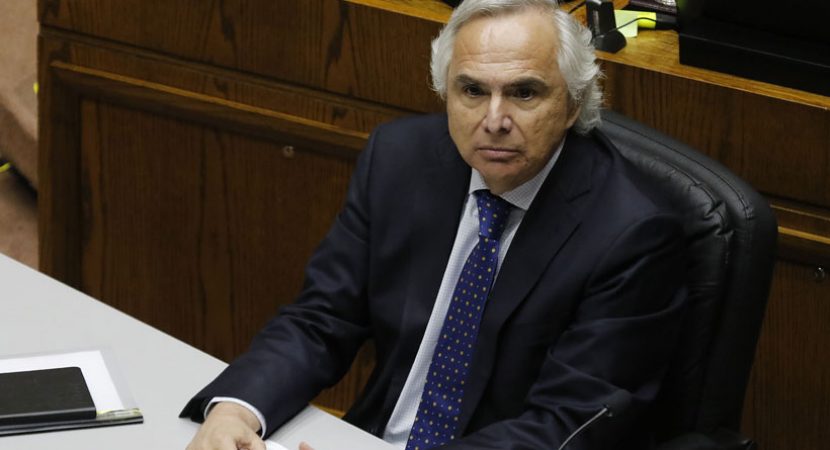 Exministro Andrés Chadwick es acusado constitucionalmente por Senado