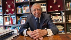 UCEN postula candidatura de Hugo Llanos Mansilla a Premio Nacional de Humanidades 2021