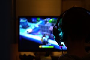 China permitirá 3 horas semanales de juegos por internet a menores de edad