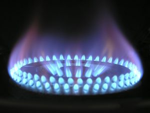 Ingresan proyecto de ley que busca regular mercado del Gas y ayudar a familias chilenas