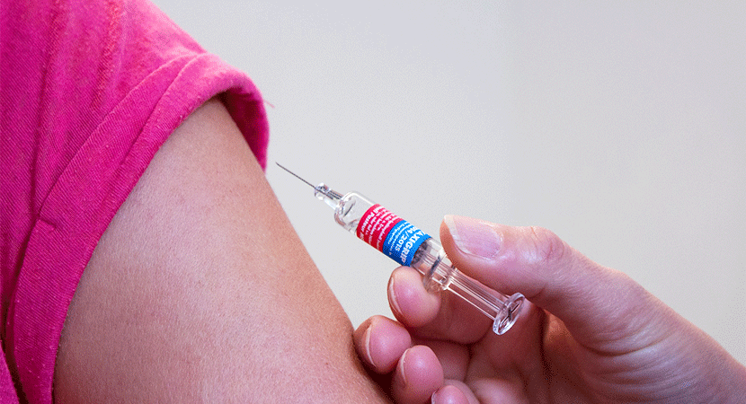 El 55% de los chilenos esperaría ver resultados antes de vacunarse contra el COVID