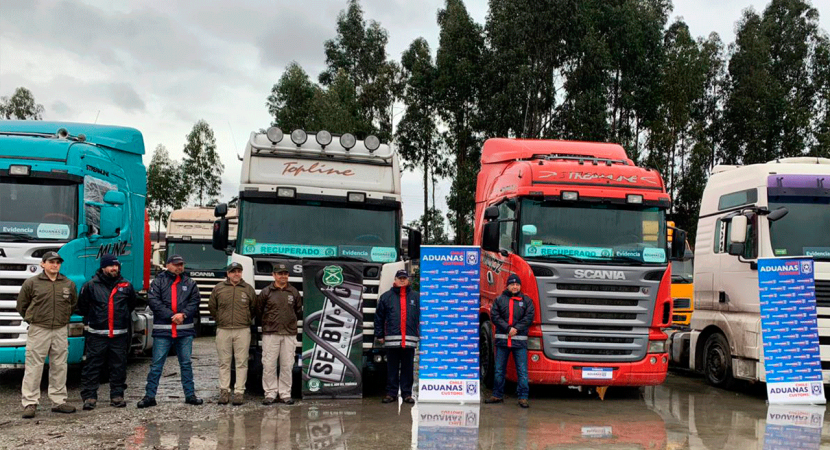 Personal de Aduanas y de Carabineros incautaron camiones que fueron ingresados ilícitamente al Chile