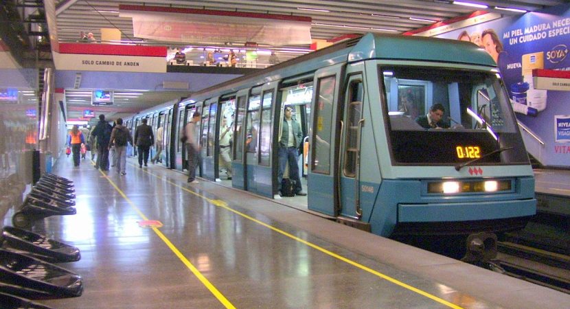 Metro de Santiago terminará sus servicios a las 23 horas y regresa a su horario normal