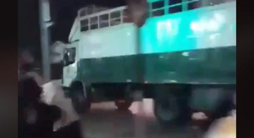Hincha de Colo Colo muere atropellado por camión de Carabineros