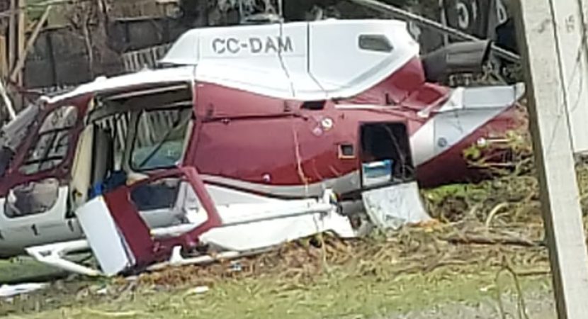 Helicóptero cae en estacionamiento de Hospital Roberto del Río