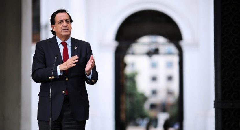 Ministro del Interior Víctor Pérez renuncia a su cargo luego que fuese aprobada acusación constitucional en su contra