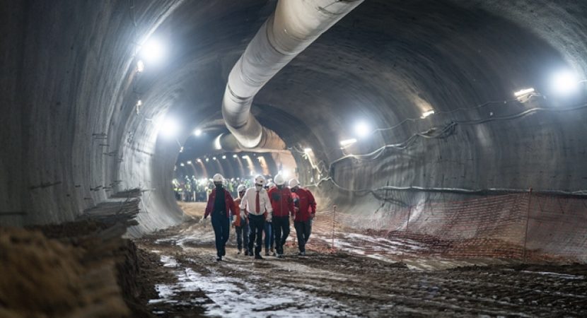 Presidente Sebastián Piñera visita trabajos de ampliación de la Línea 3 del Metro