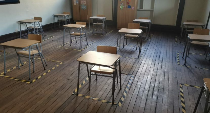Tres colegios suspenden sus clases presenciales ante casos de Covid-19