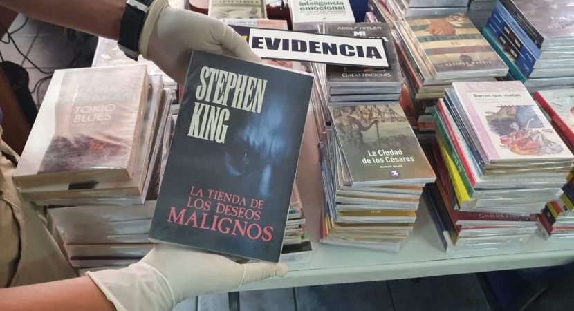 Personal de la PDI detiene a sujeto que vendía libros falsificados en la Región de Tarapacá