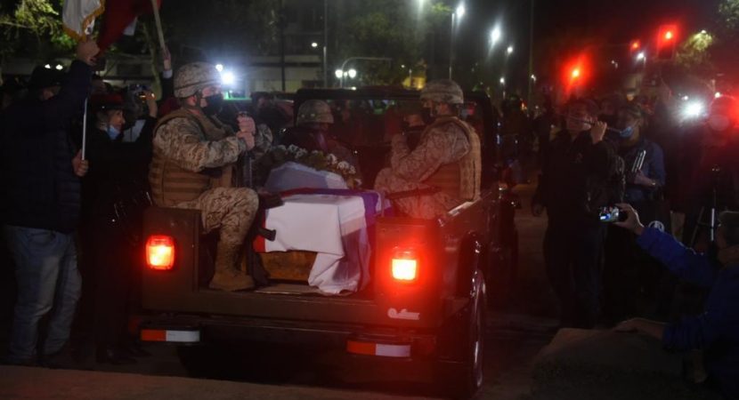 Ejército trasladó restos del Soldado Desconocido hasta el mausoleo institucional