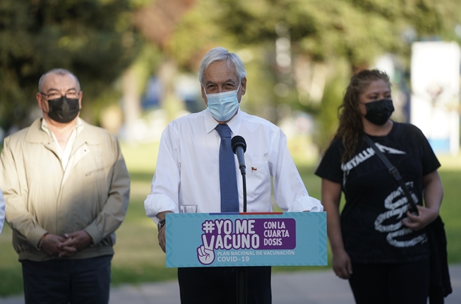 Presidente Piñera da inicio al proceso de vacunación con cuarta dosis contra el Covid-19