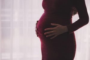 Depresión posparto afecta a cerca de un 20% de las madres en Chile