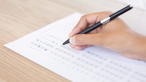 Problemas en SIMCE: examinadores no llegaron a colegios en Santiago