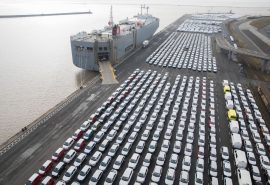 Bajan ventas de Volkswagen y Mercedes-Benz por debilidad en EEUU y China