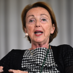 Sobreviviente de Holocausto pide defender democracia en acto en Berlín