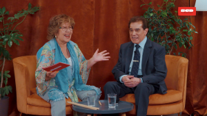 Marti Palacios inaugura octava temporada de «Tertulias: música e historias» con un viaje por seis décadas de cumbia chilena