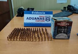 Fiscalizadores de Aduanas incautan 173 municiones y 2 armas en paso fronterizo Cardenal Samoré