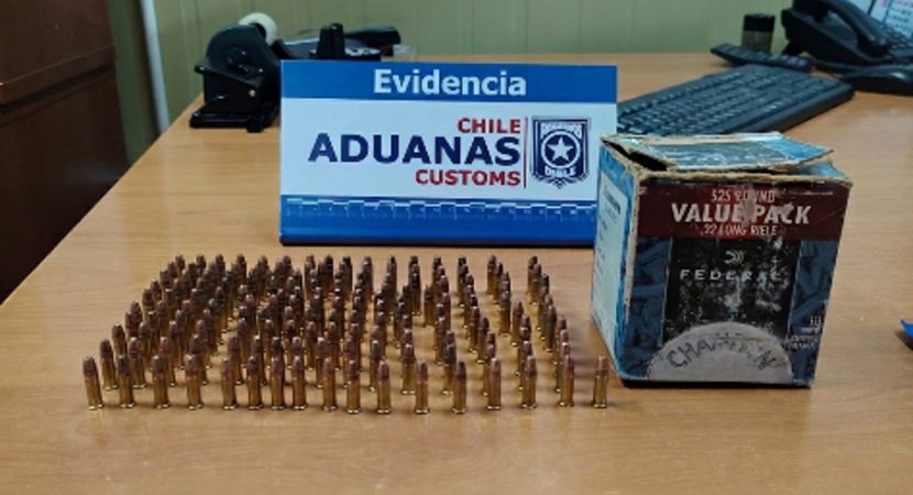 Fiscalizadores de Aduanas incautan 173 municiones y 2 armas en paso fronterizo Cardenal Samoré