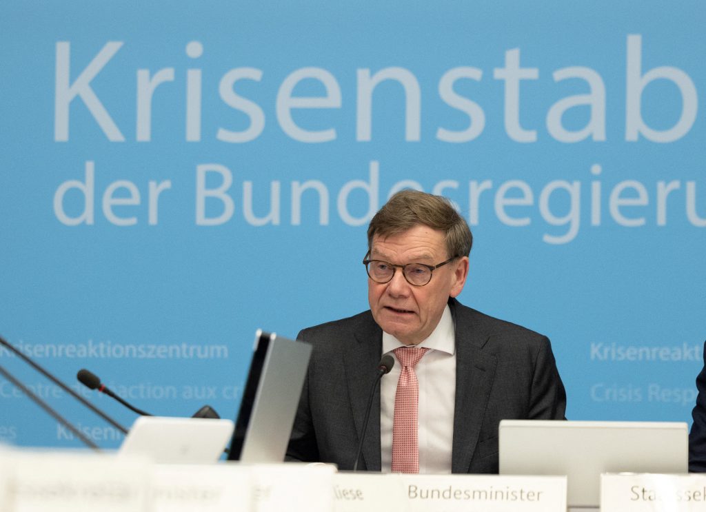 El ministro de Asuntos Exteriores de Alemania, Johann Wadephul, preside una reunión del comité de crisis del Gobierno germano en el Ministerio de Asuntos Exteriores. Foto: Axel Schmidt/Reuters Pool/dpa Crédito: Axel Schmidt/Reuters Pool/dpa