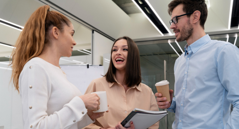 Del ASAP AL FYI: Las expresiones en inglés que dominan la nueva cultura laboral chilena