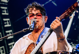 Joe Vasconcellos vuelve al Gran Arena Monticello con «Toque de éxitos, 50 años el comienzo»