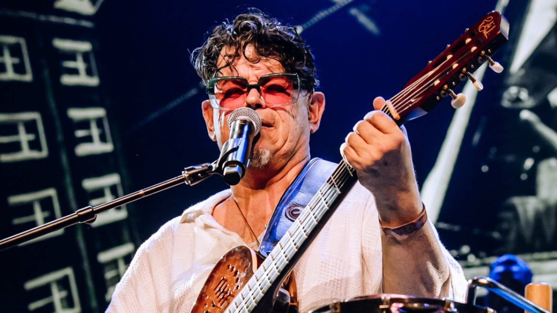 Joe Vasconcellos vuelve al Gran Arena Monticello con «Toque de éxitos, 50 años el comienzo»