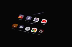 Redes sociales superan por primera vez a los medios tradicionales como fuente de información