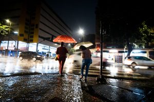 Multa por mojar a peatones: Qué dice la Ley de Tránsito