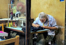 Más adultos mayores que niños: el histórico giro laboral que enfrentará Chile