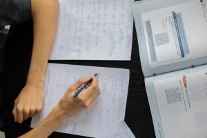 Resultados PISA 2025: Chile registra histórico desplome en Matemática y Lectura