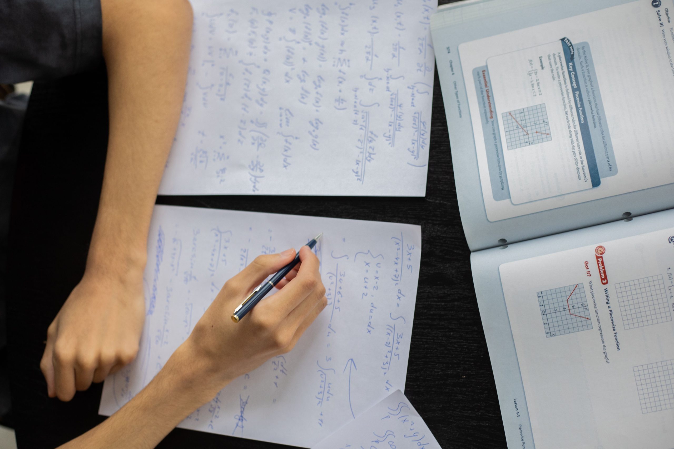 Resultados PISA 2025: Chile registra histórico desplome en Matemática y Lectura